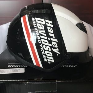 BRAND NEW UNISEX HARLEY DAVIDSON HELMET XS.